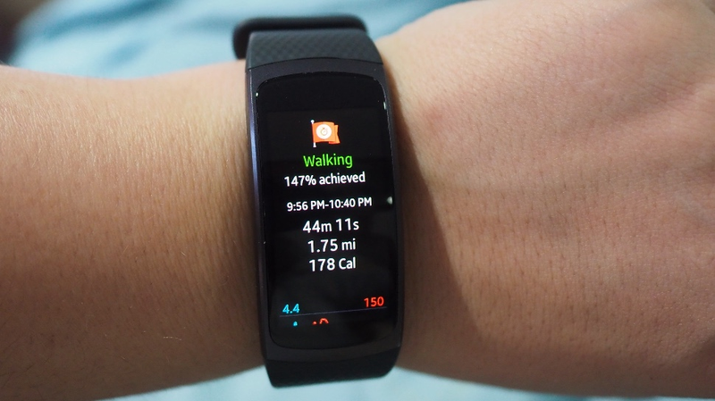 Illustration for article titled Samsung Gear Fit2 Is a Genuinely Great Blend of Smartwatch and Fitness Tracker